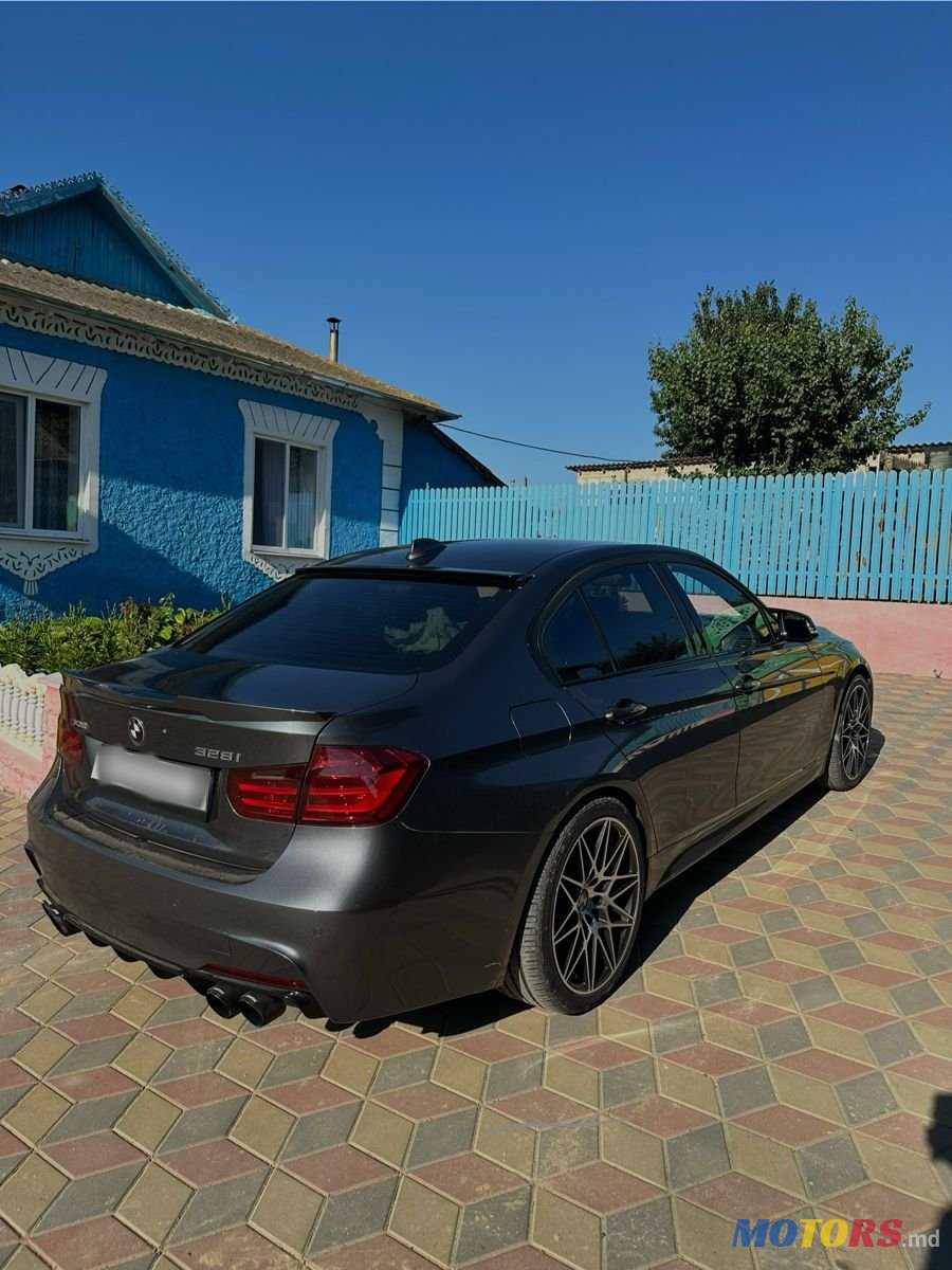 2013' BMW 3 Series photo #1