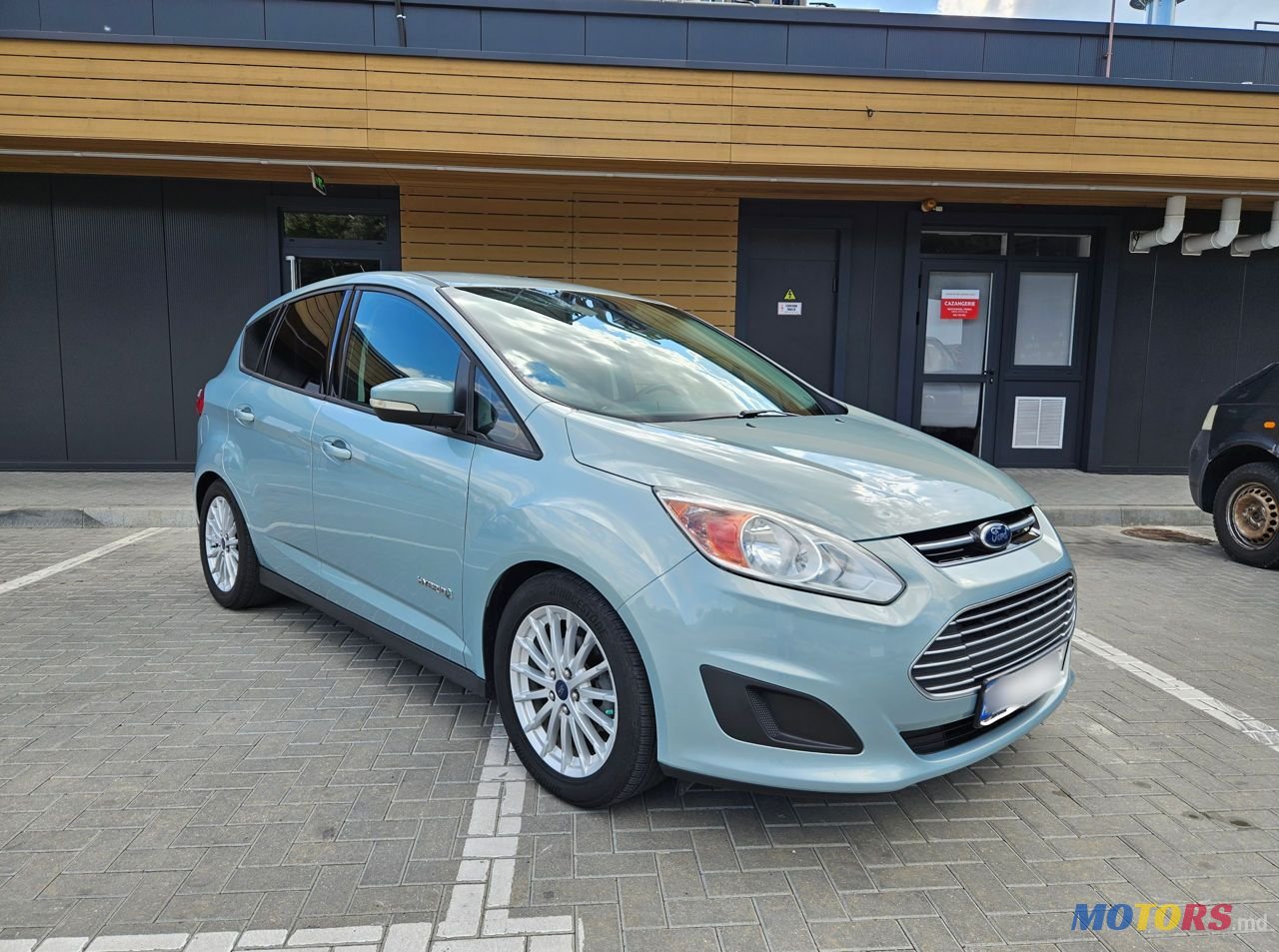 2013' Ford C-MAX photo #3