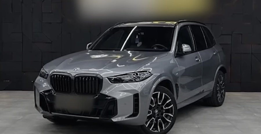 В Москве продали почти новый BMW X5 на молдавских номерах: оказался утопленным