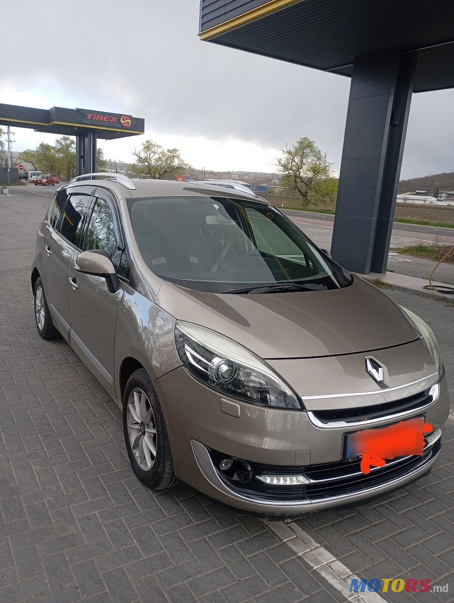 2012' Renault Grand Scenic photo #1