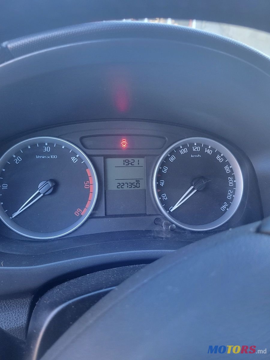 2008' Skoda Fabia photo #3