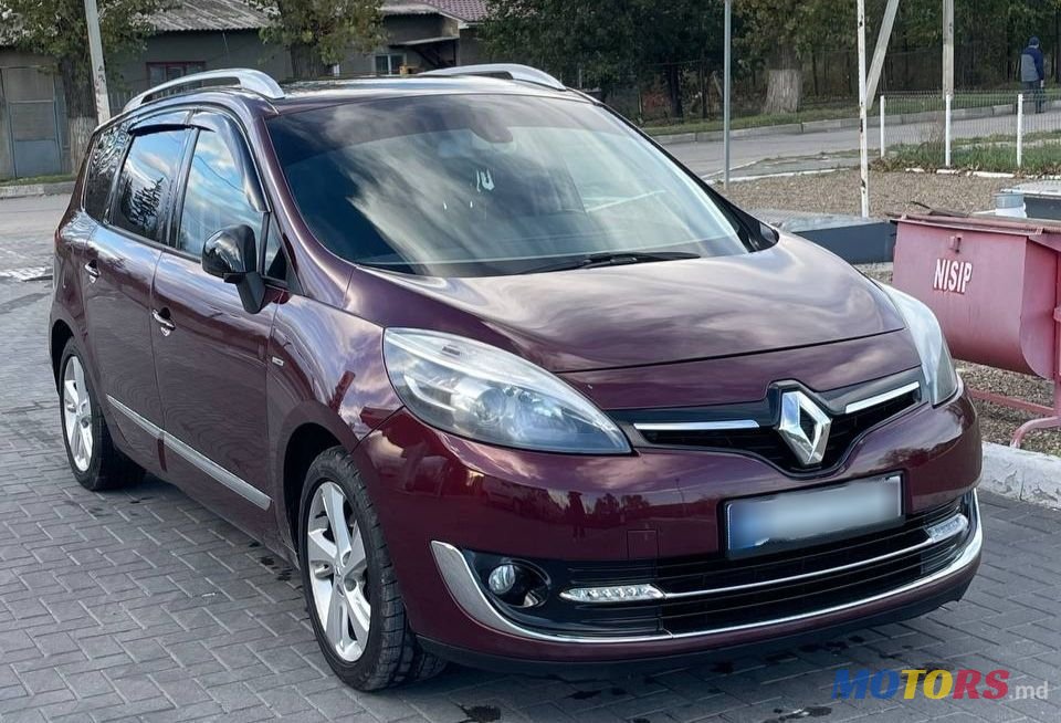 2013' Renault Grand Scenic photo #2