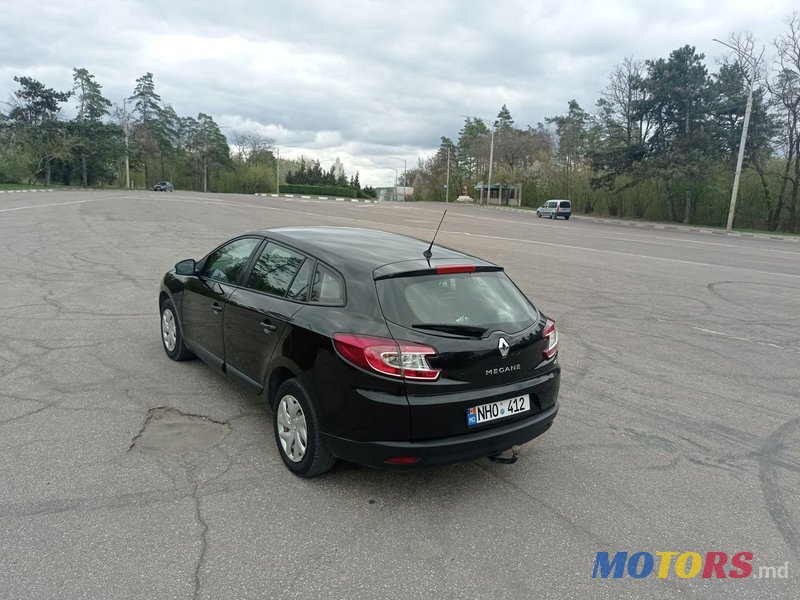 2012' Renault Megane photo #5