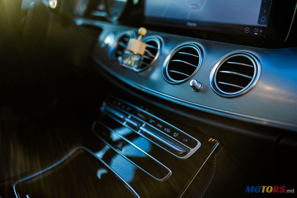 2016' Mercedes-Benz E-Class photo #4