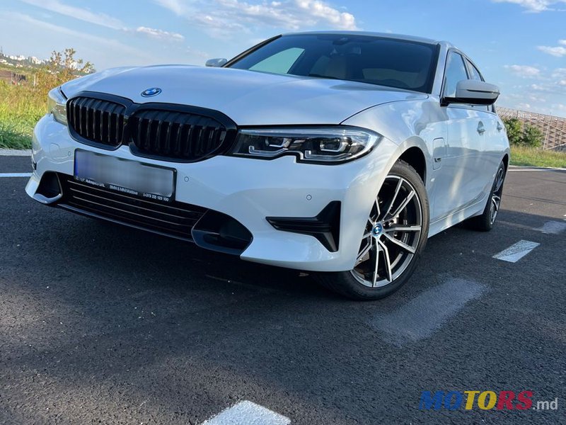 2022' BMW 3 Series photo #3