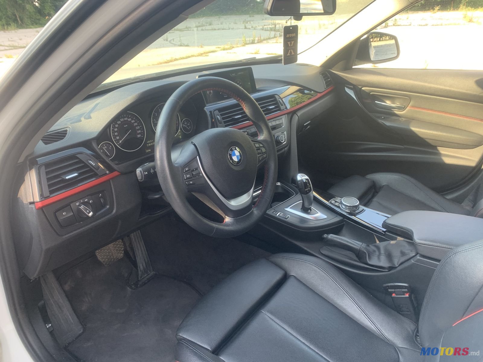 2015' BMW 320 2000i photo #5