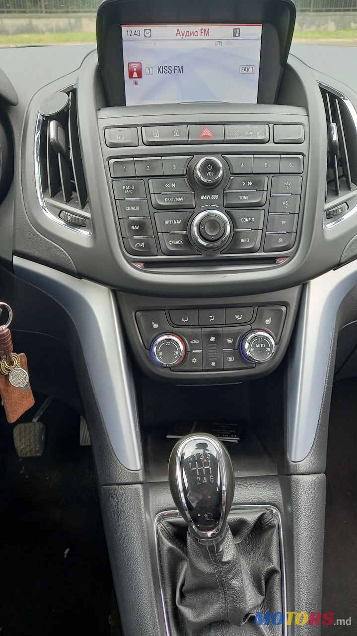 2014' Opel Zafira photo #3