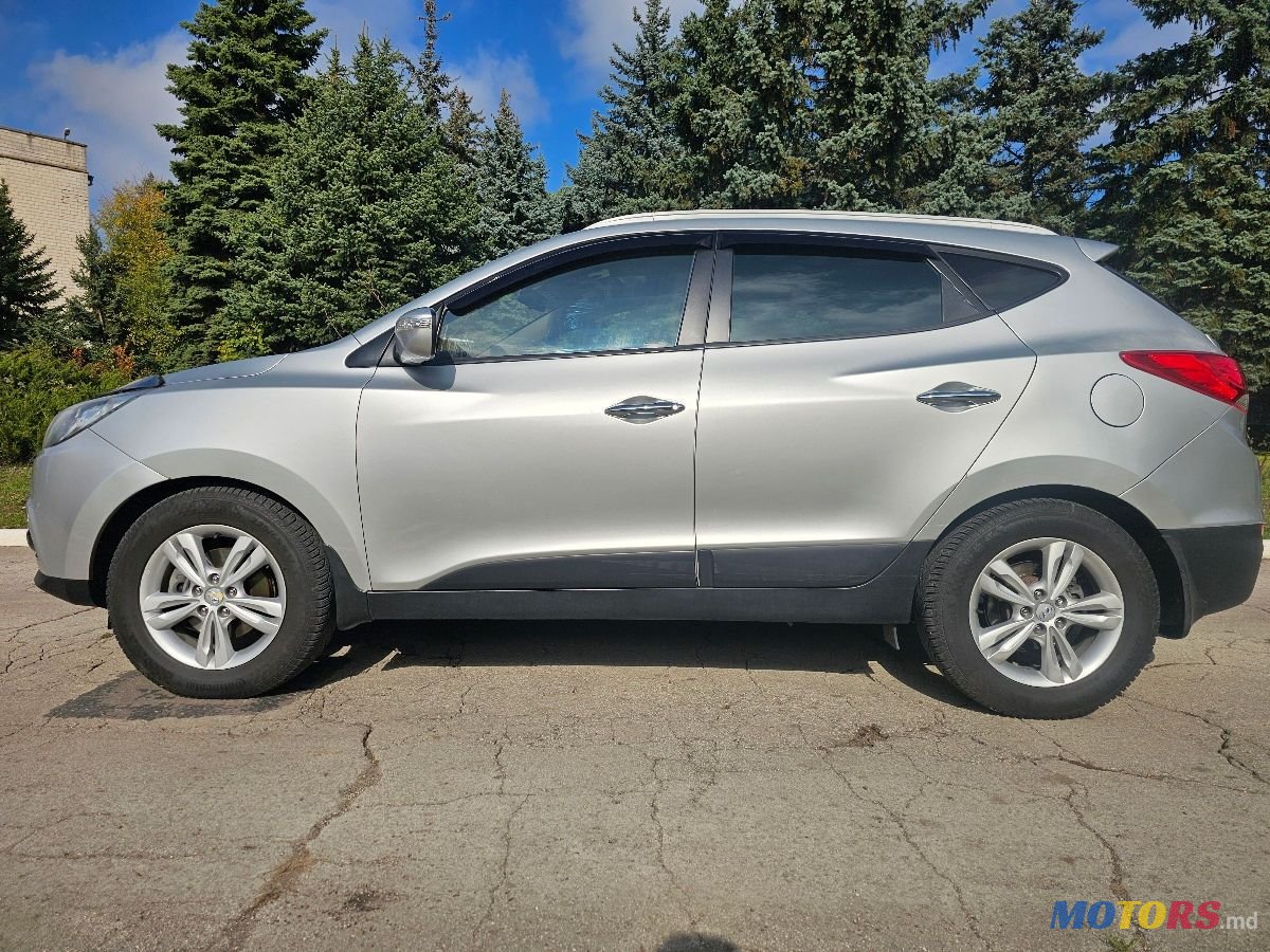 2011' Hyundai Tucson photo #5