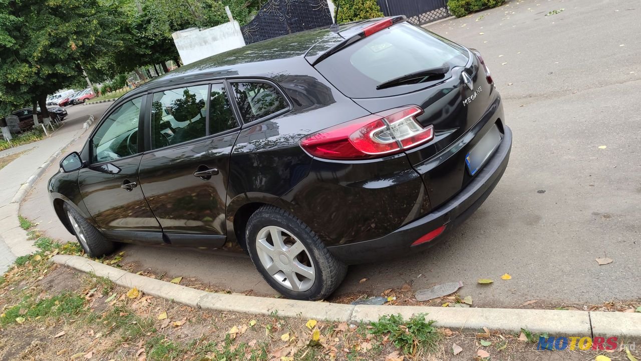 2010' Renault Megane photo #4