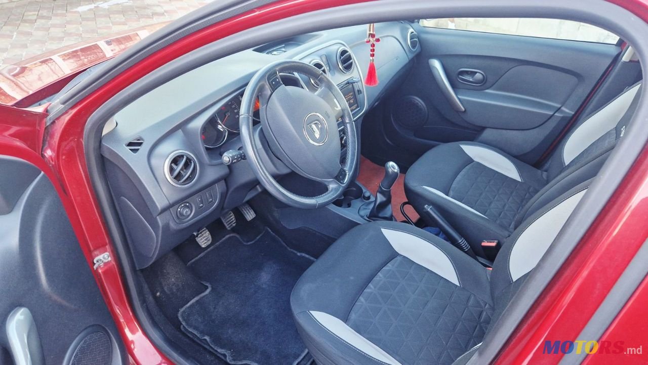 2013' Dacia Sandero Stepway photo #3