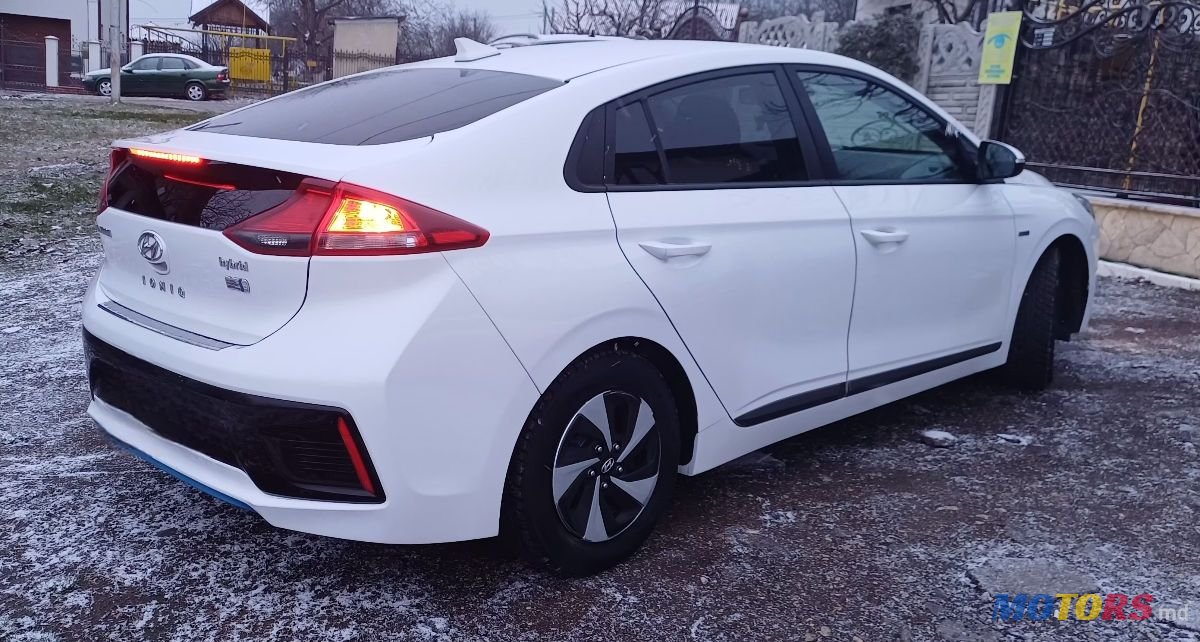 2019' Hyundai Ioniq photo #5