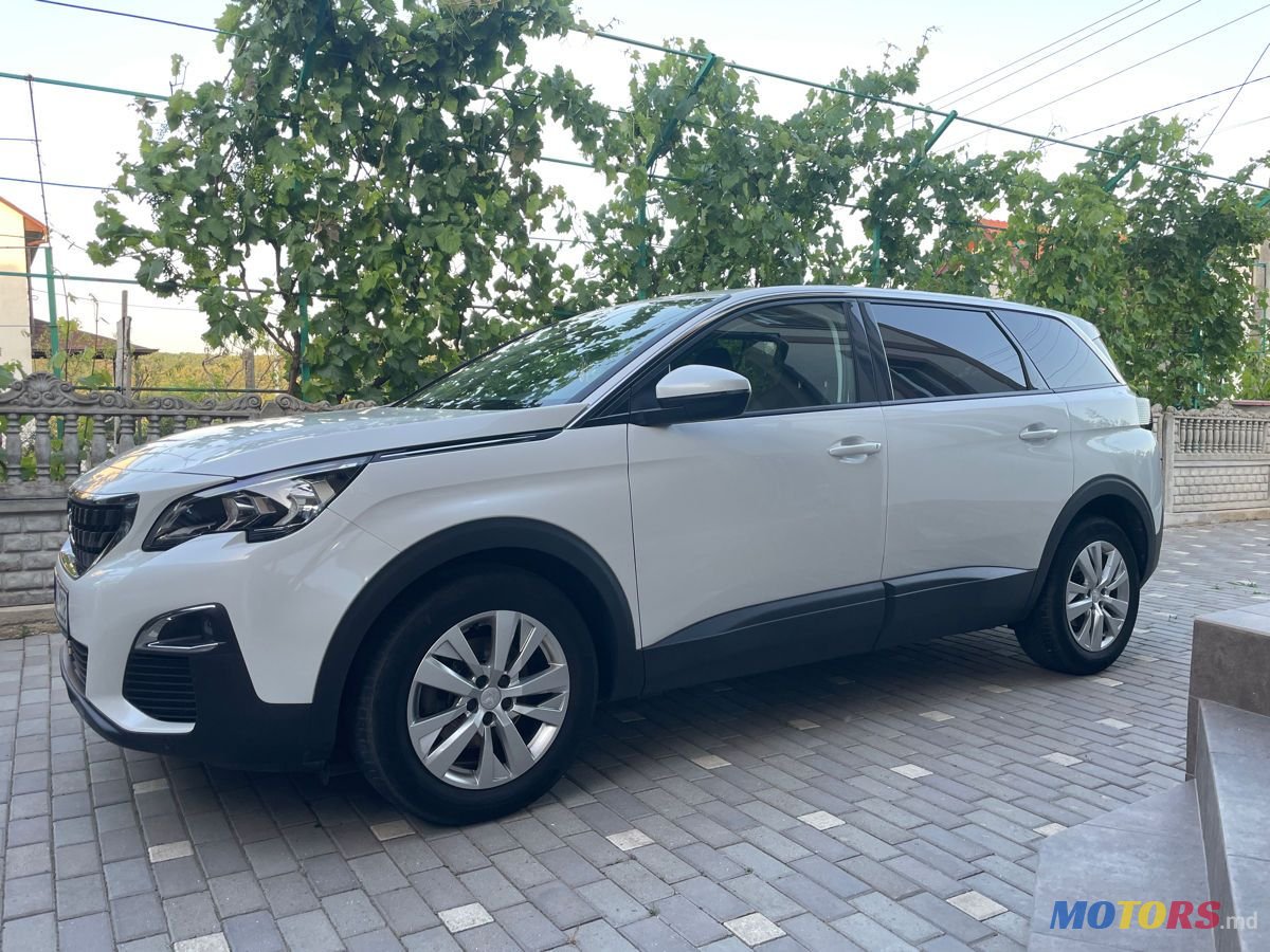 2020' Peugeot 5008 photo #2