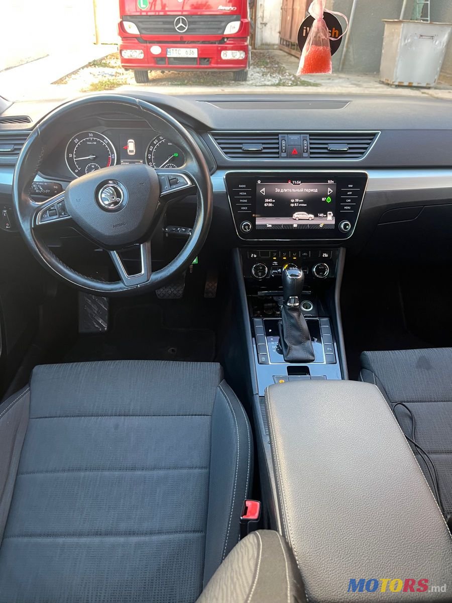 2018' Skoda Superb photo #5