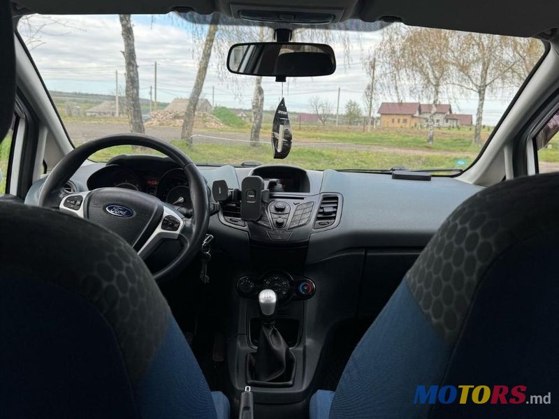 2010' Ford Fiesta photo #3