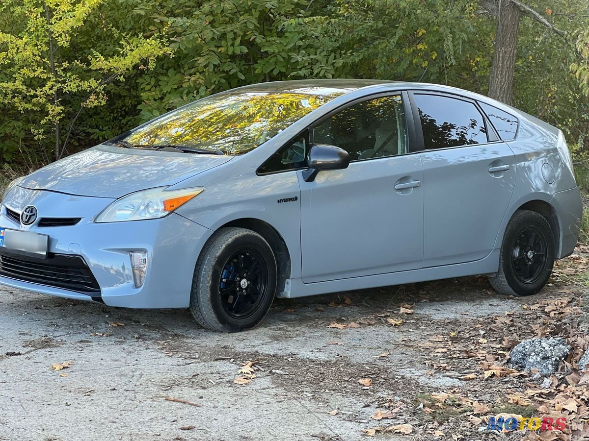 2011' Toyota Prius photo #2
