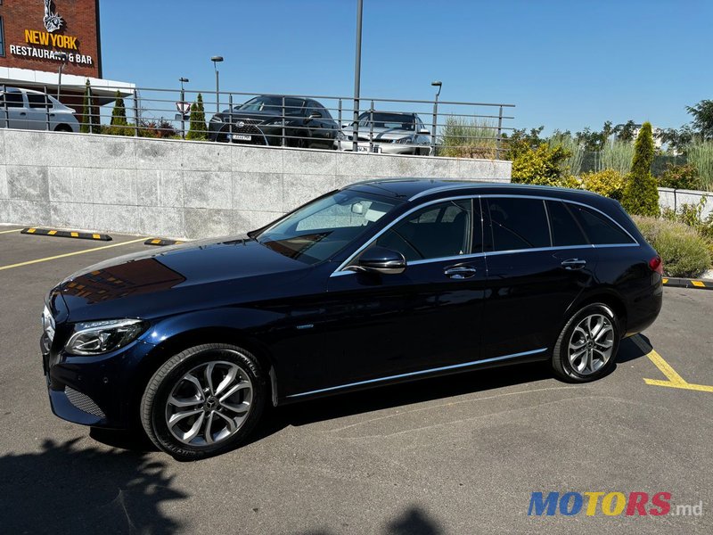 2016' Mercedes-Benz C-Class photo #2