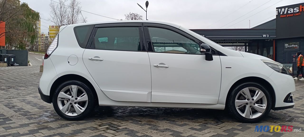 2015' Renault Scenic photo #6