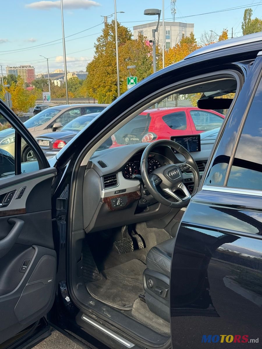 2019' Audi Q7 photo #6