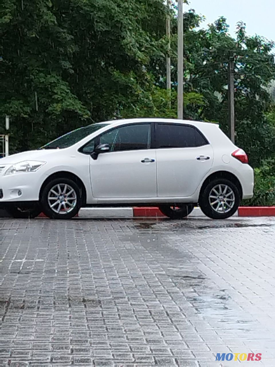 2010' Toyota Auris photo #1