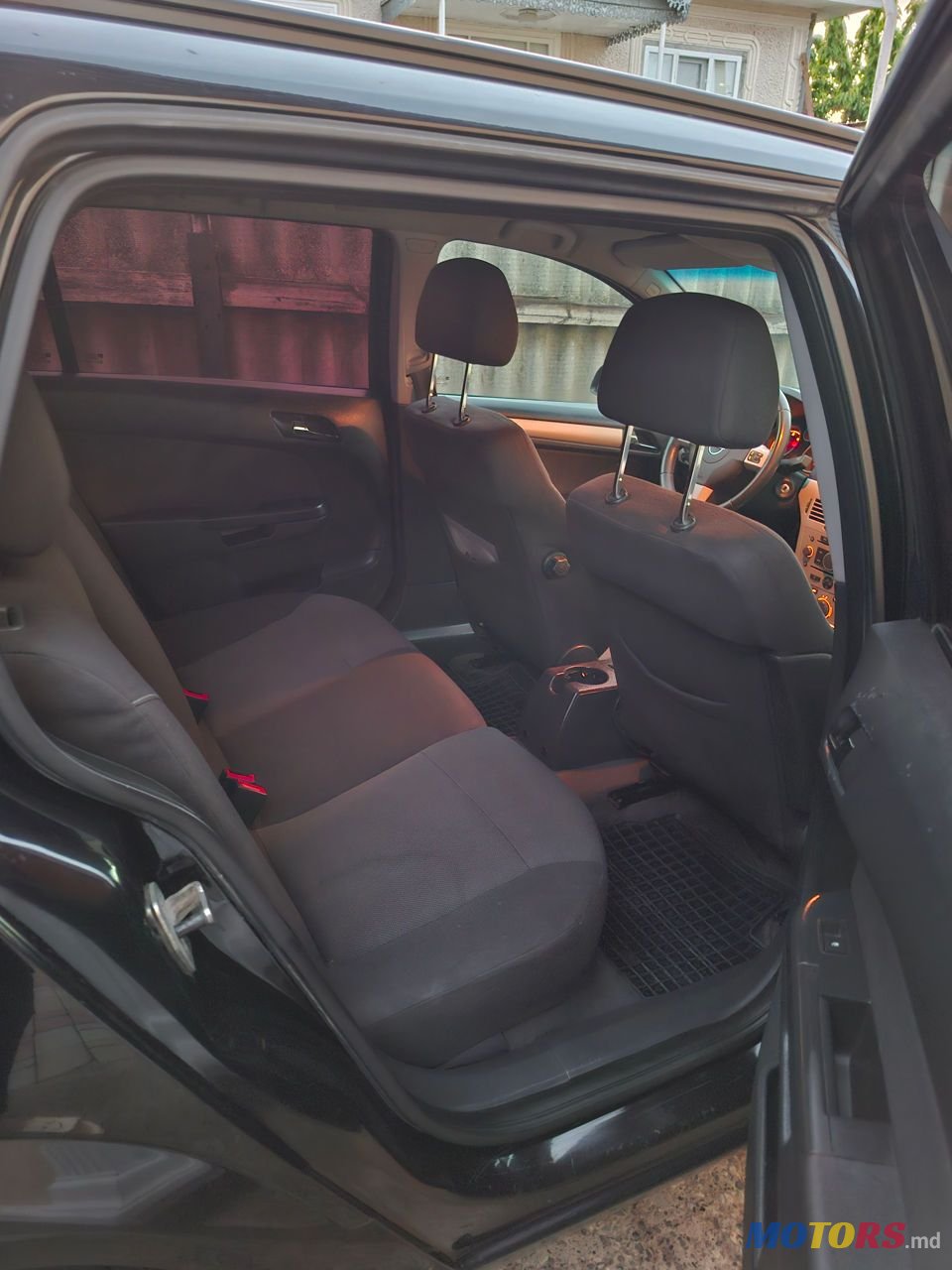 2008' Opel Astra photo #6