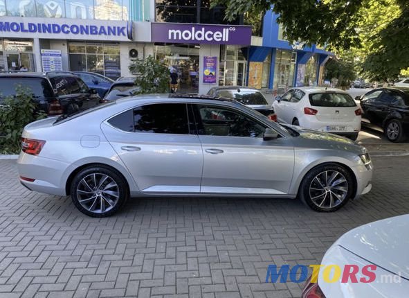 2016' Skoda Superb photo #5
