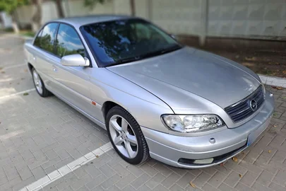 2000' Opel Omega