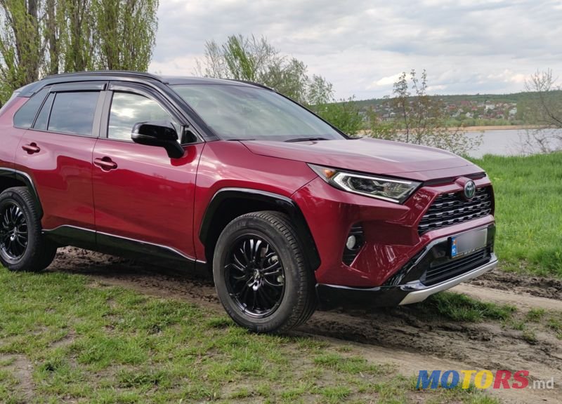 2020' Toyota RAV4 photo #1