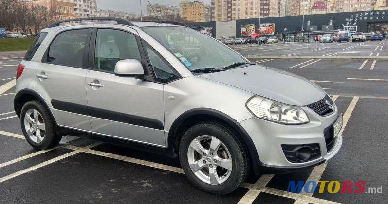 2011' Suzuki SX4 photo #1