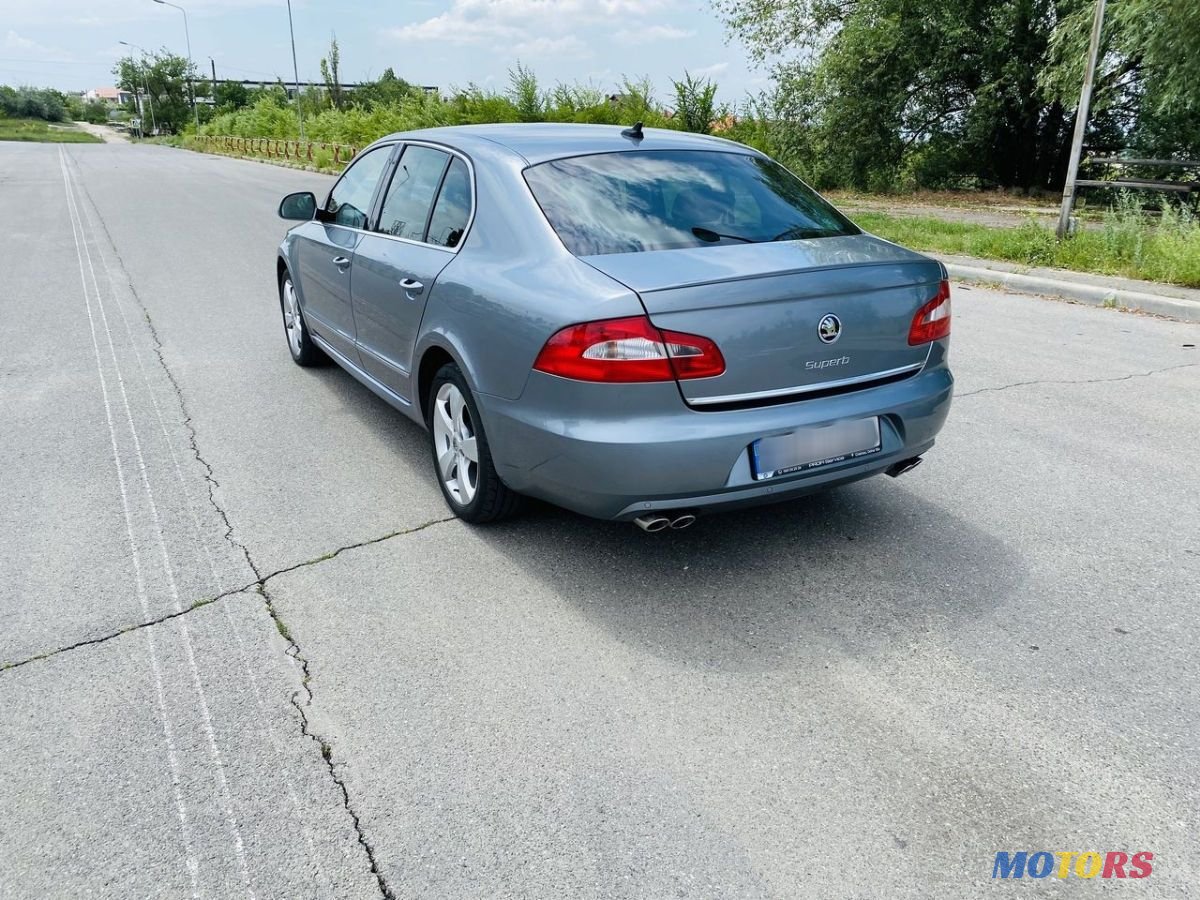 2011' Skoda Superb photo #2