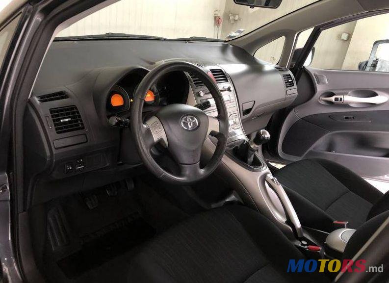 2008' Toyota Auris photo #2