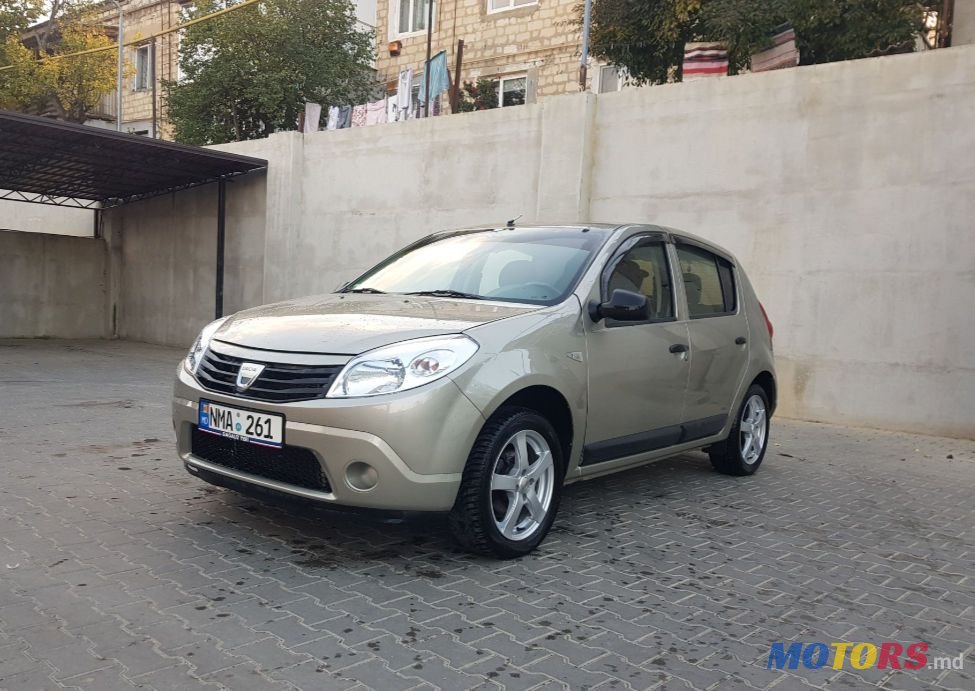 2010' Dacia Sandero photo #2