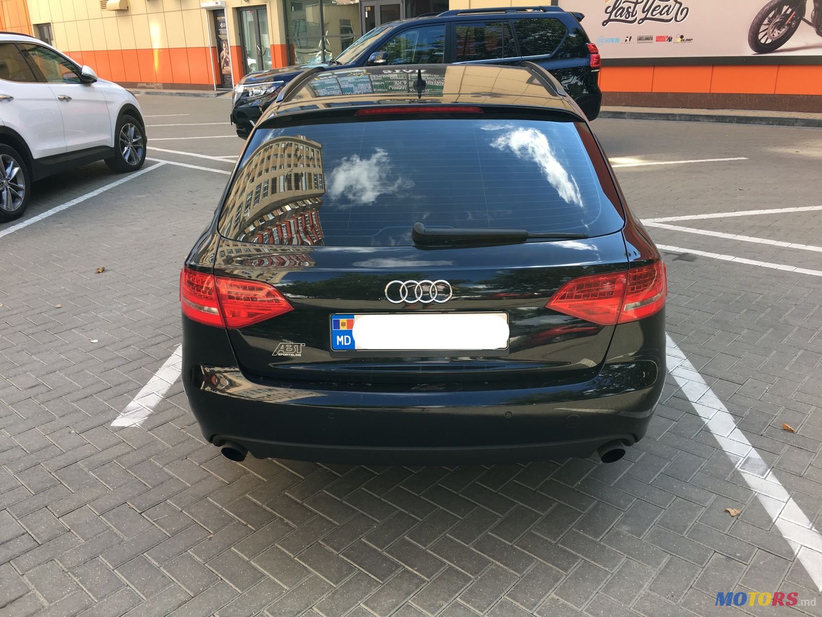 2011' Audi A4 Avant photo #3