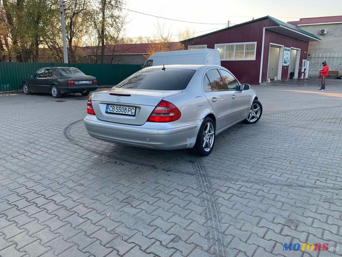2005' Mercedes-Benz E Класс photo #5