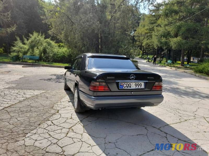 1995' Mercedes-Benz 124 photo #3