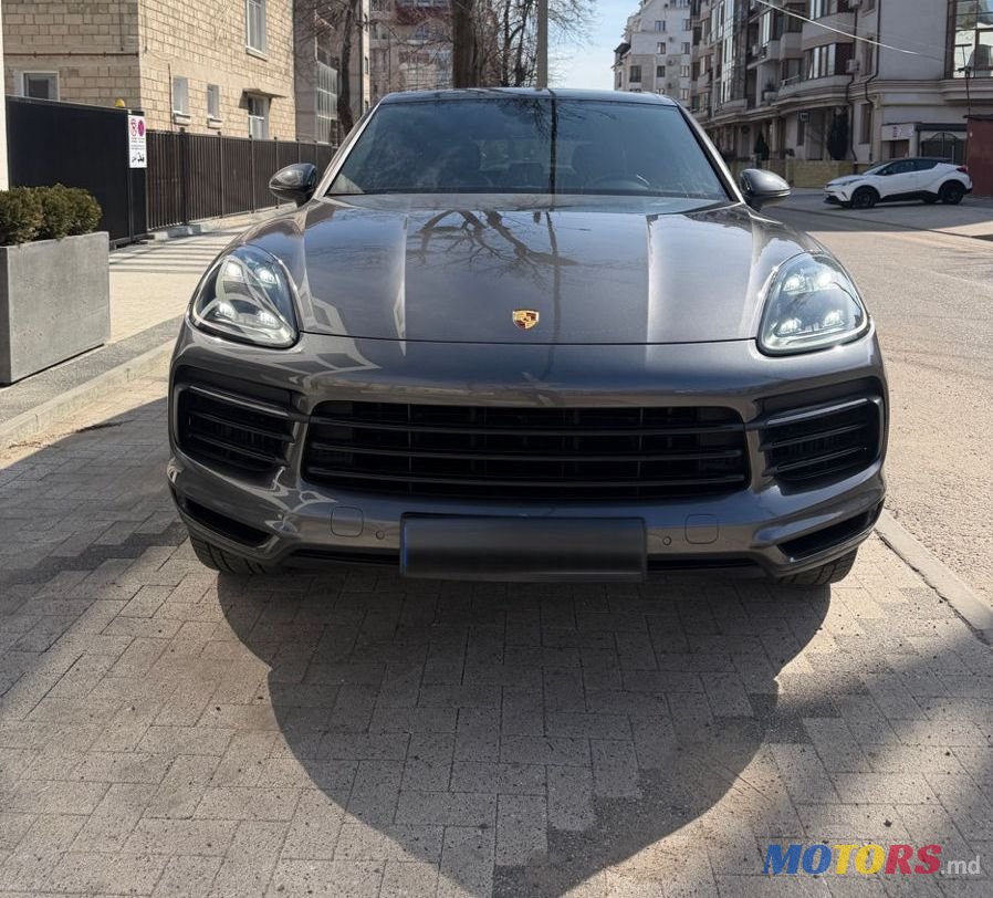 2019' Porsche Cayenne photo #2