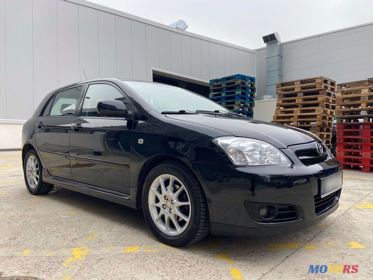 2007' Toyota Corolla photo #1