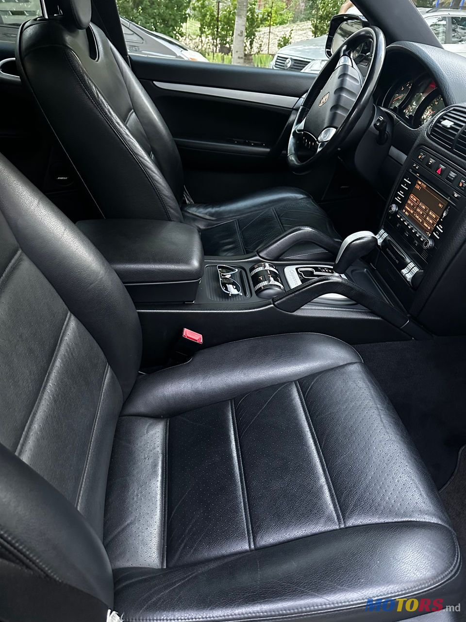 2008' Porsche Cayenne photo #6