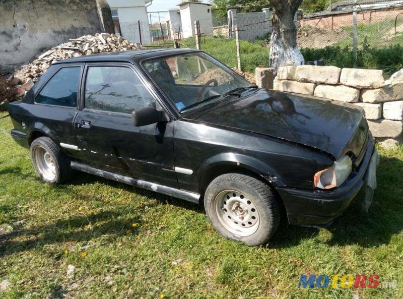 1985' Ford Escort photo #3