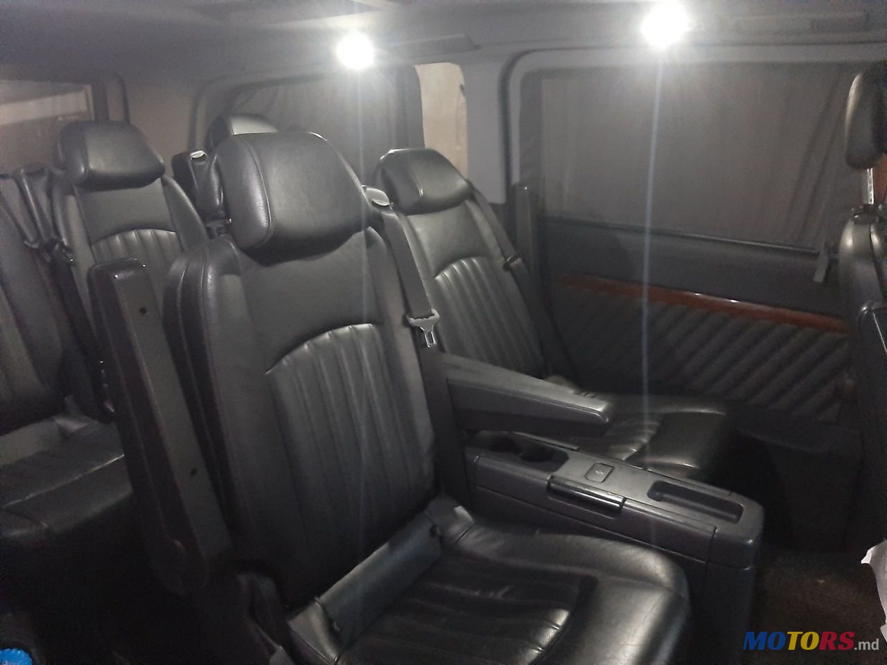 2011' Mercedes-Benz Viano photo #5