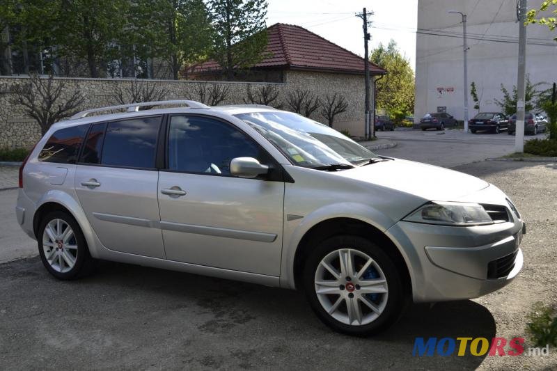 2008' Renault Megane photo #1