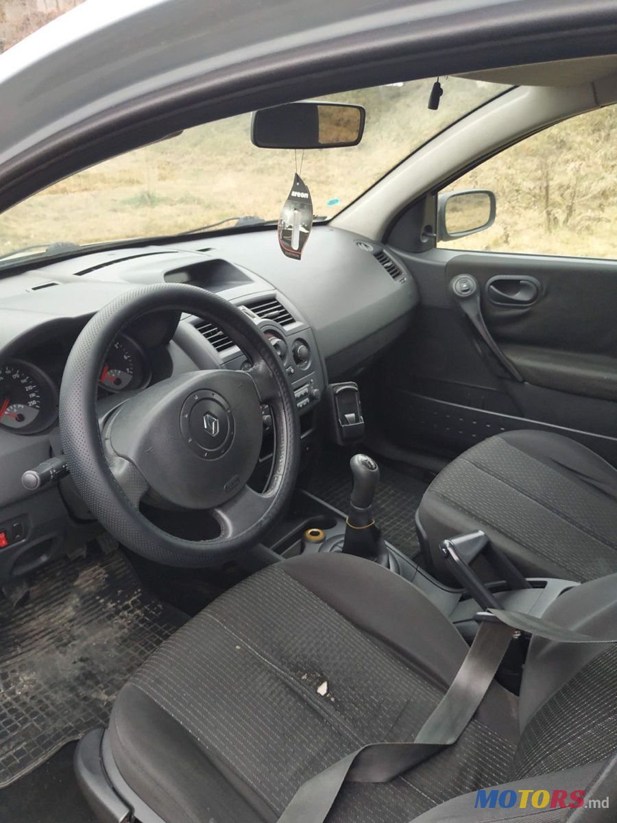 2004' Renault Megane photo #5