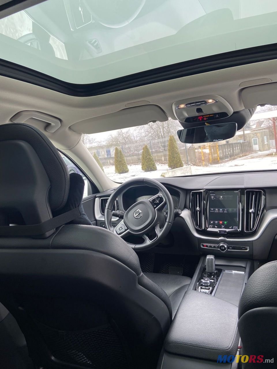 2019' Volvo XC60 photo #2
