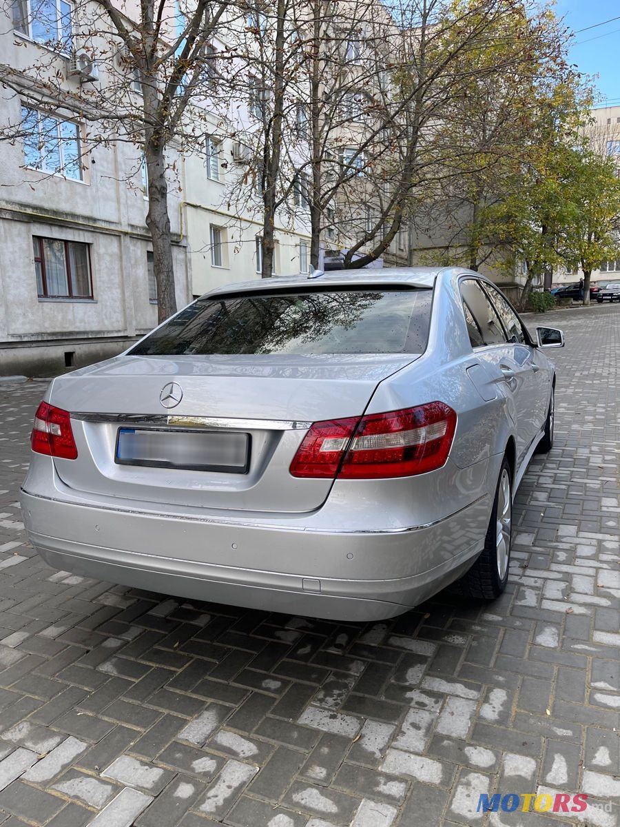 2009' Mercedes-Benz E Класс photo #3