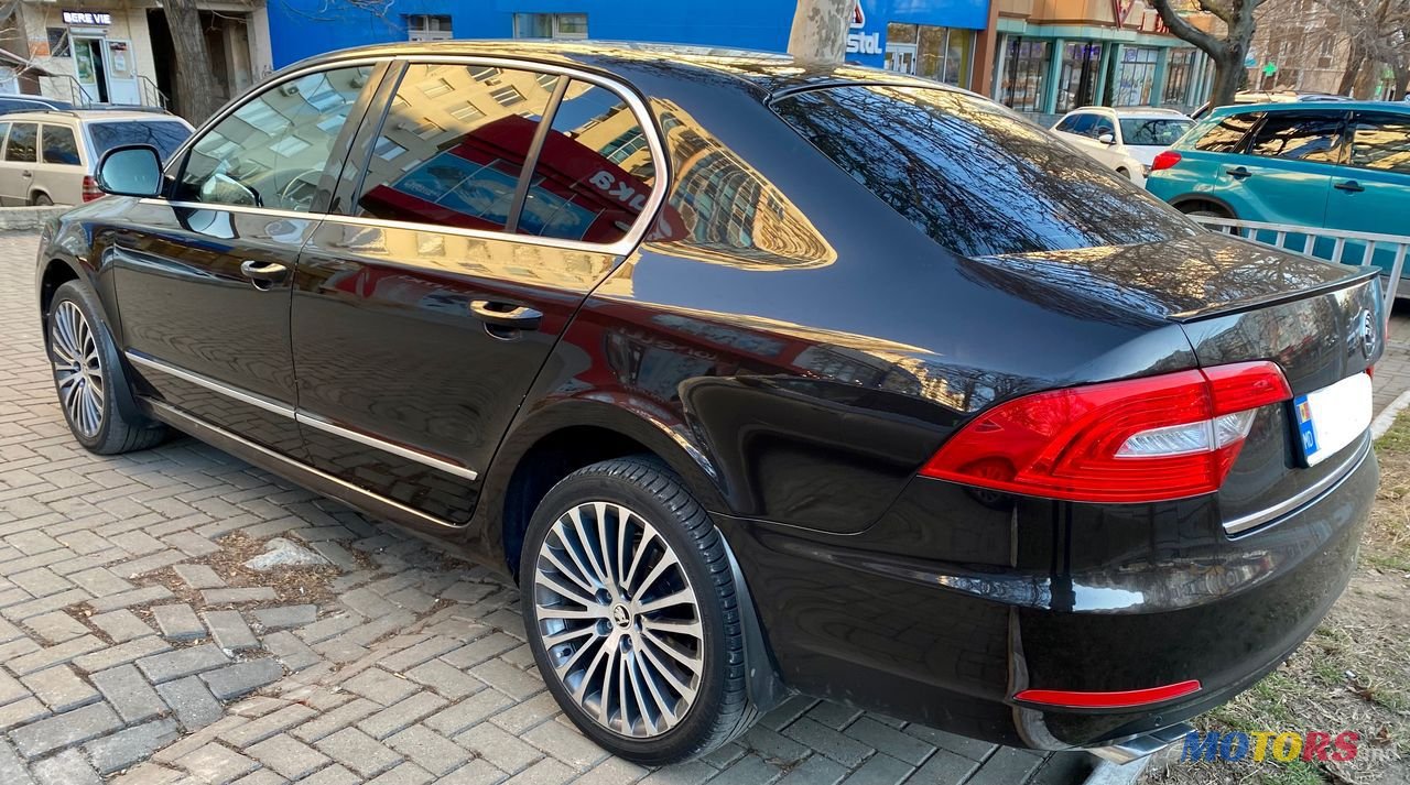 2013' Skoda Superb photo #4