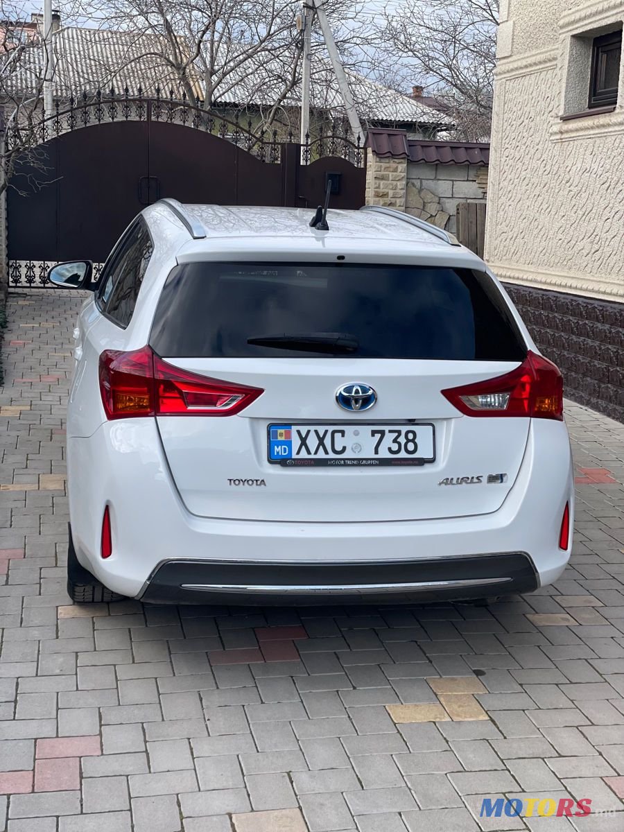 2015' Toyota Auris photo #3