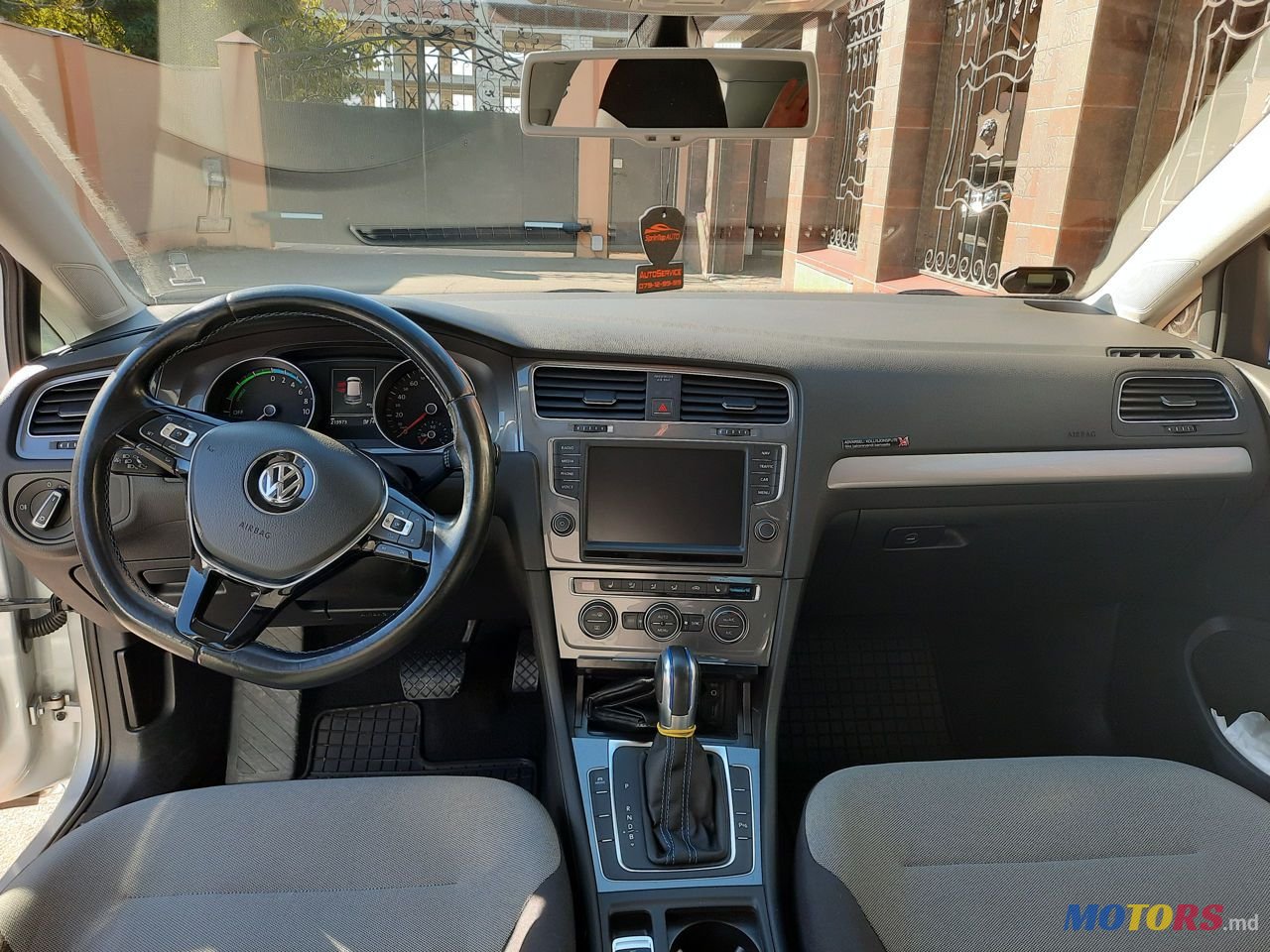 2014' Volkswagen Golf photo #3