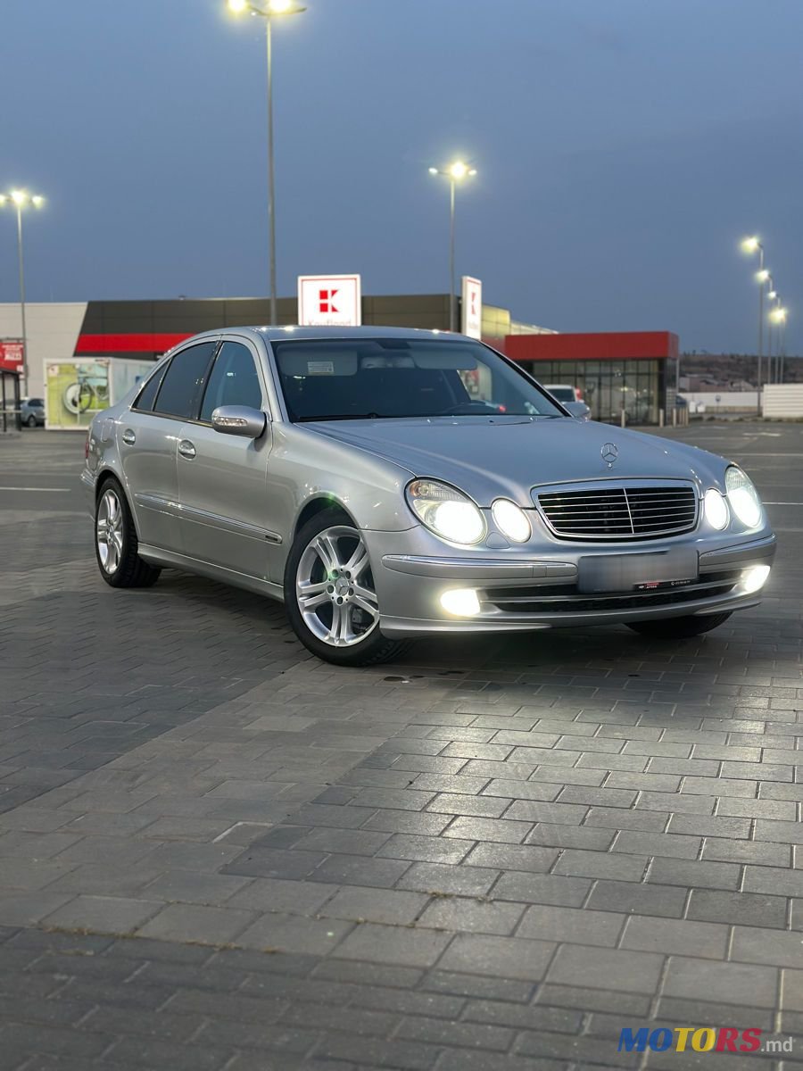 2004' Mercedes-Benz E-Class photo #2