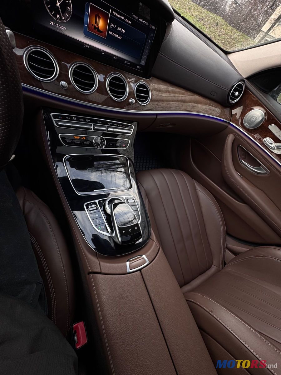 2017' Mercedes-Benz E-Class photo #2