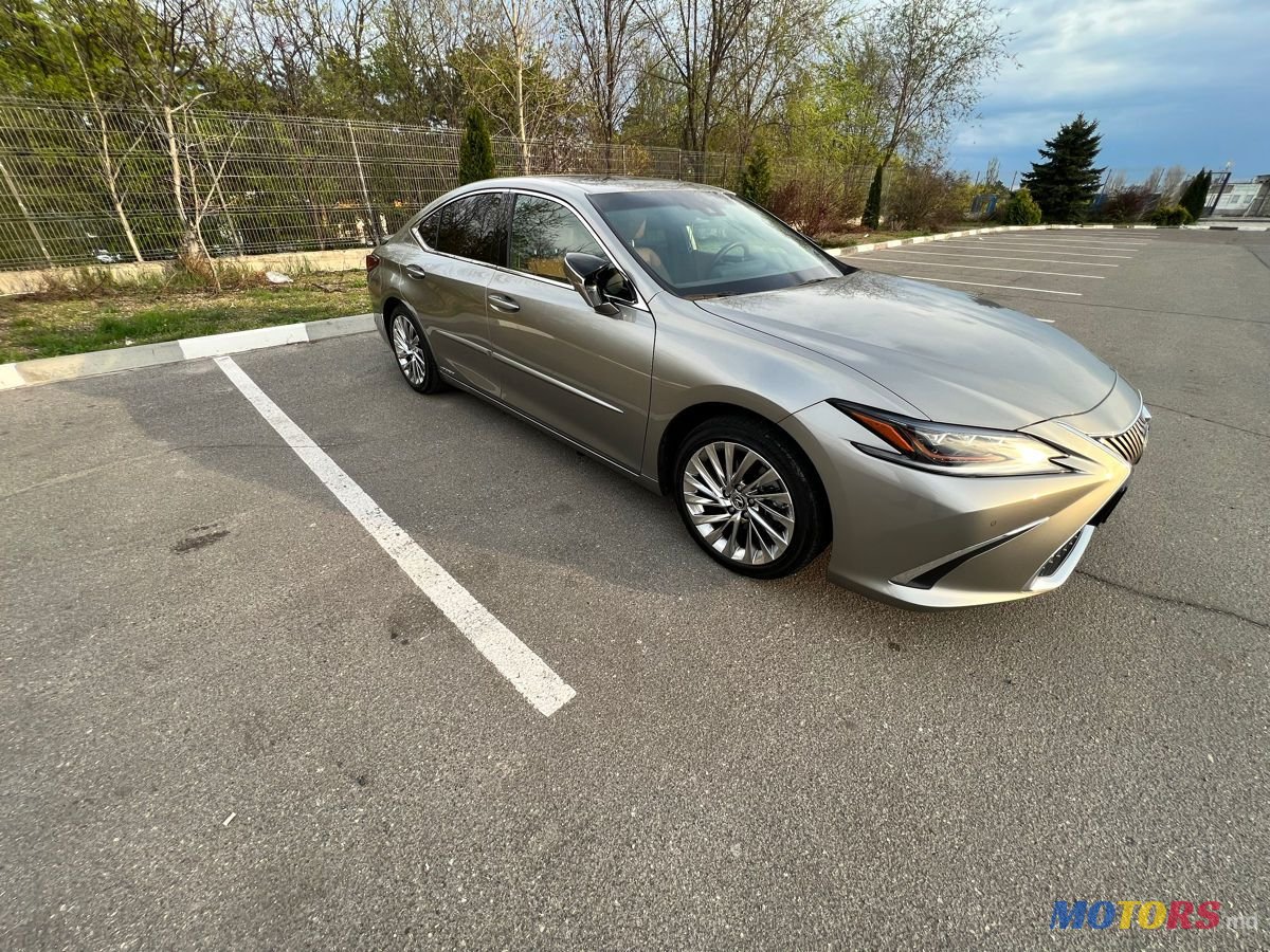 2021' Lexus Es Series photo #3