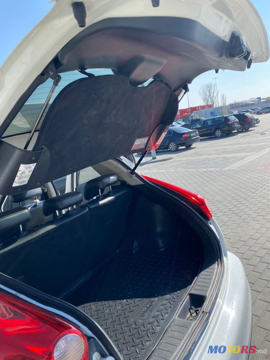 2012' Nissan Juke photo #3